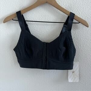 NWT Fabletics Ines Low Impact Front Clasp Sports Bra Black Small